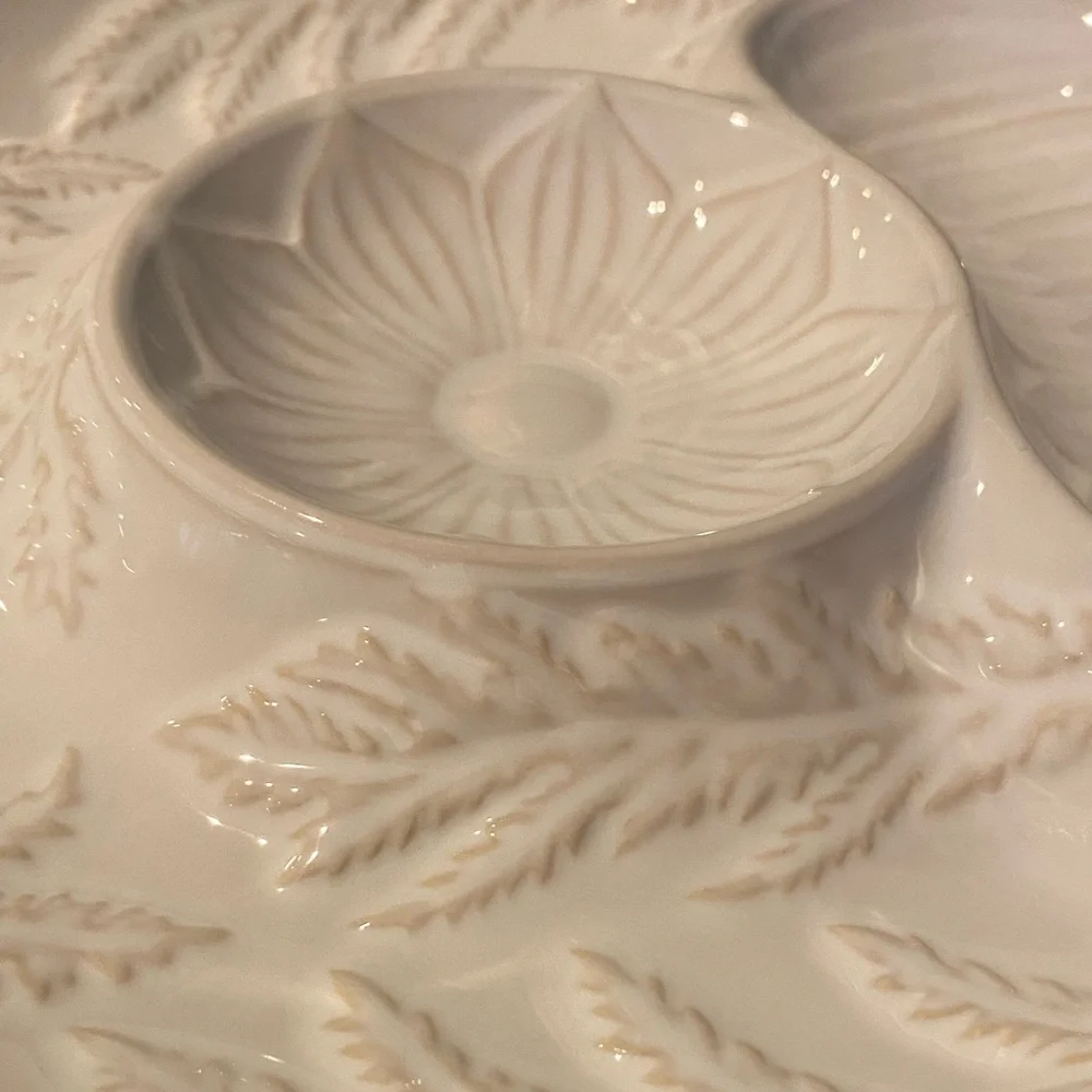 Williams-Sonoma White Porcelain Divided Serving Dish Raised Design 10